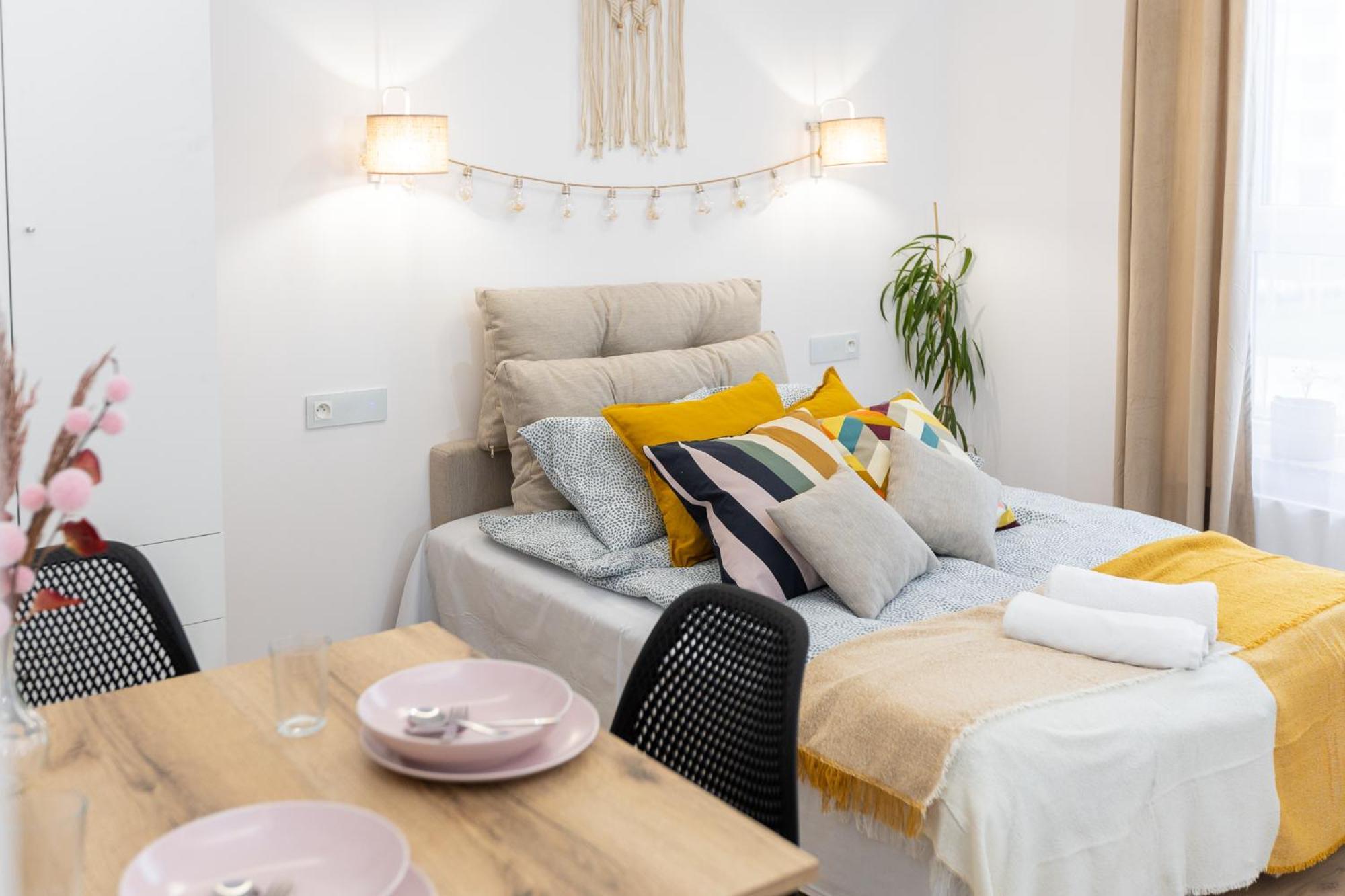Apartment Oscar, A4 *